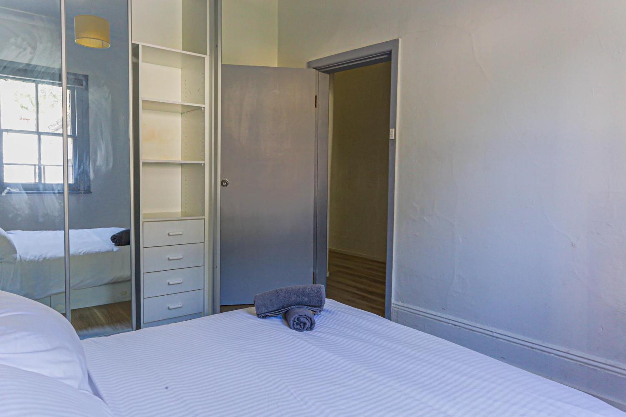 Holiday home Close To 2 Bedroom House Surry Hills *