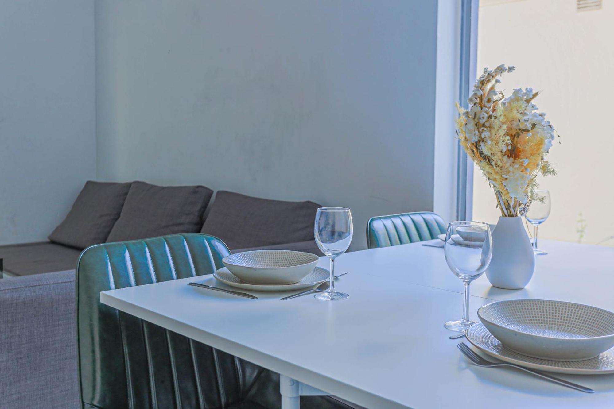 Close To 2 Bedroom House Surry Hills * Sydney