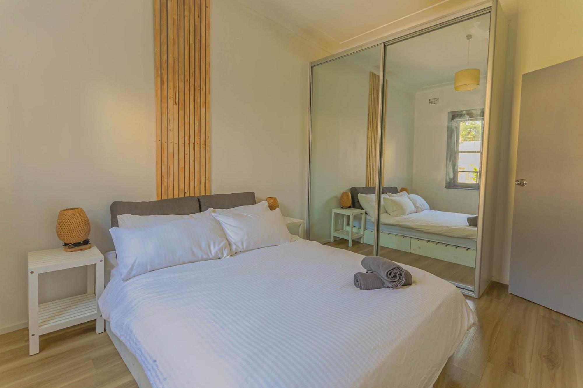 Close To 2 Bedroom House Surry Hills * Sydney