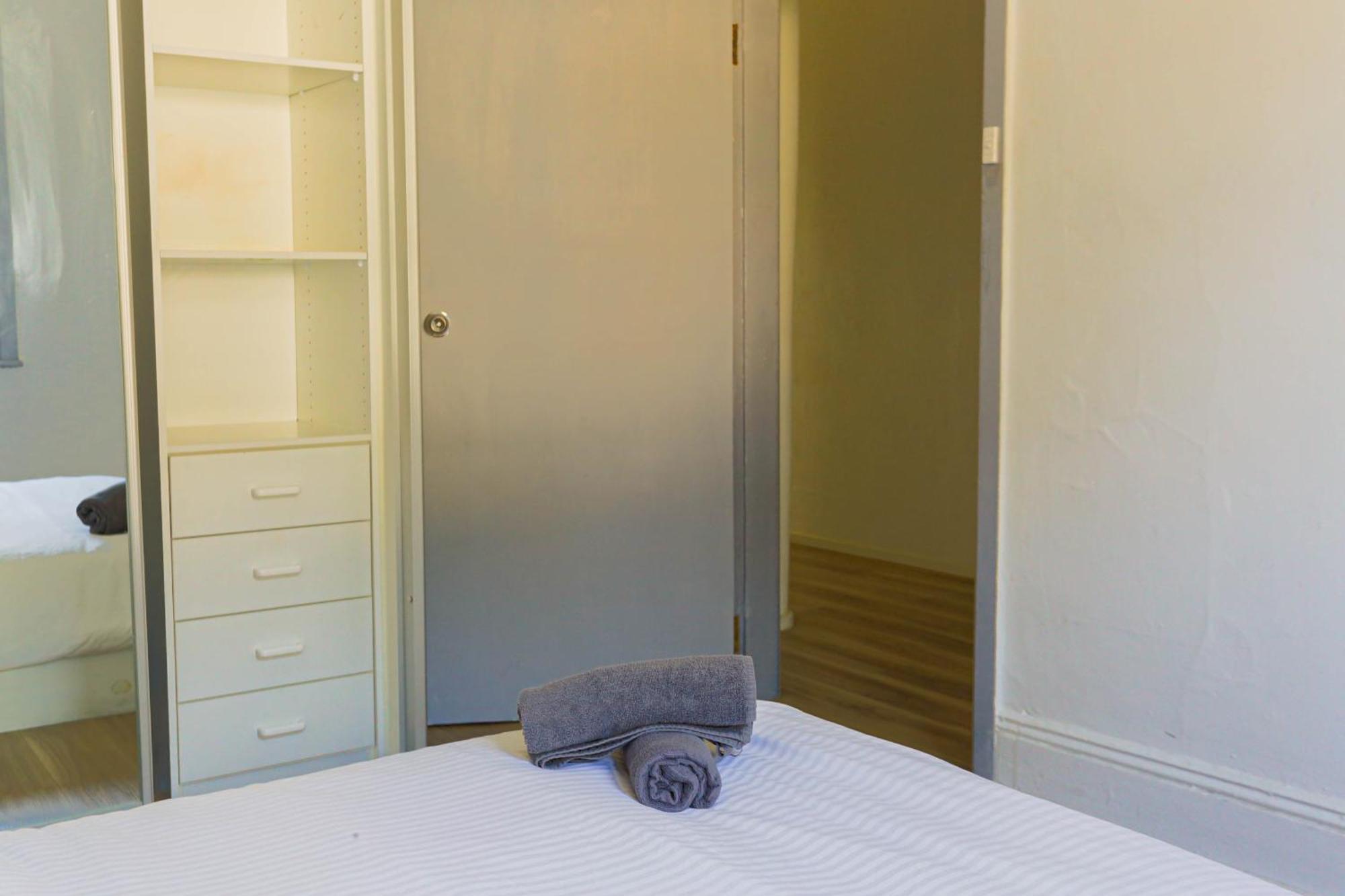 Close To 2 Bedroom House Surry Hills * Sydney