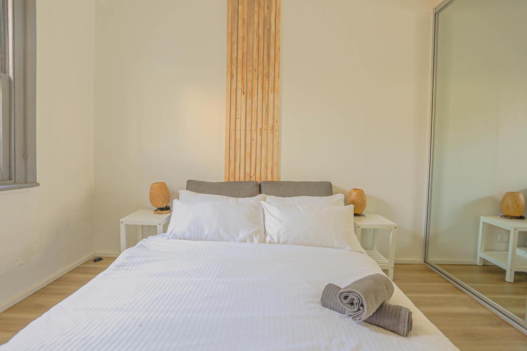 Close To 2 Bedroom House Surry Hills * Sydney