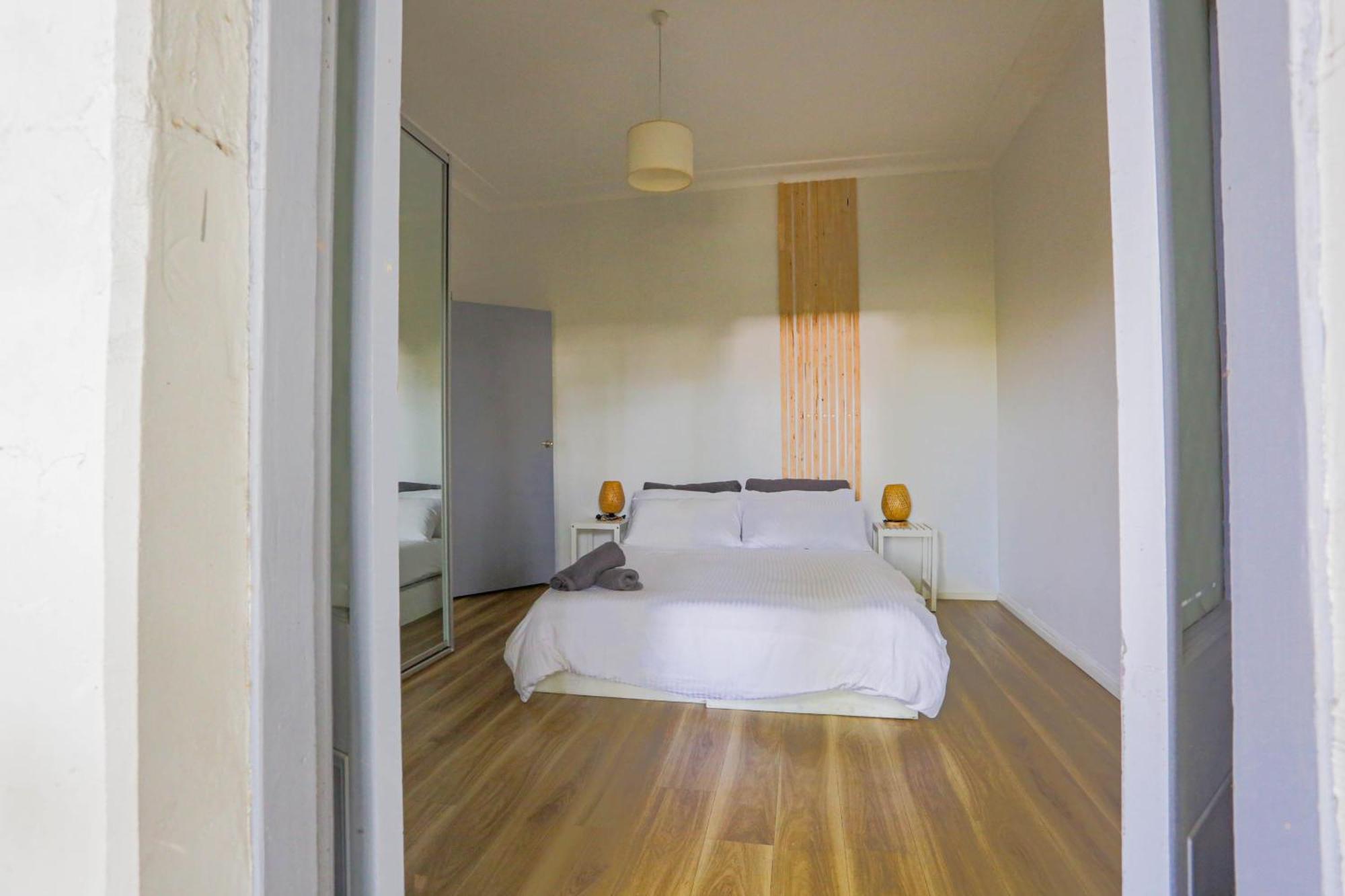 Close To 2 Bedroom House Surry Hills Sydney