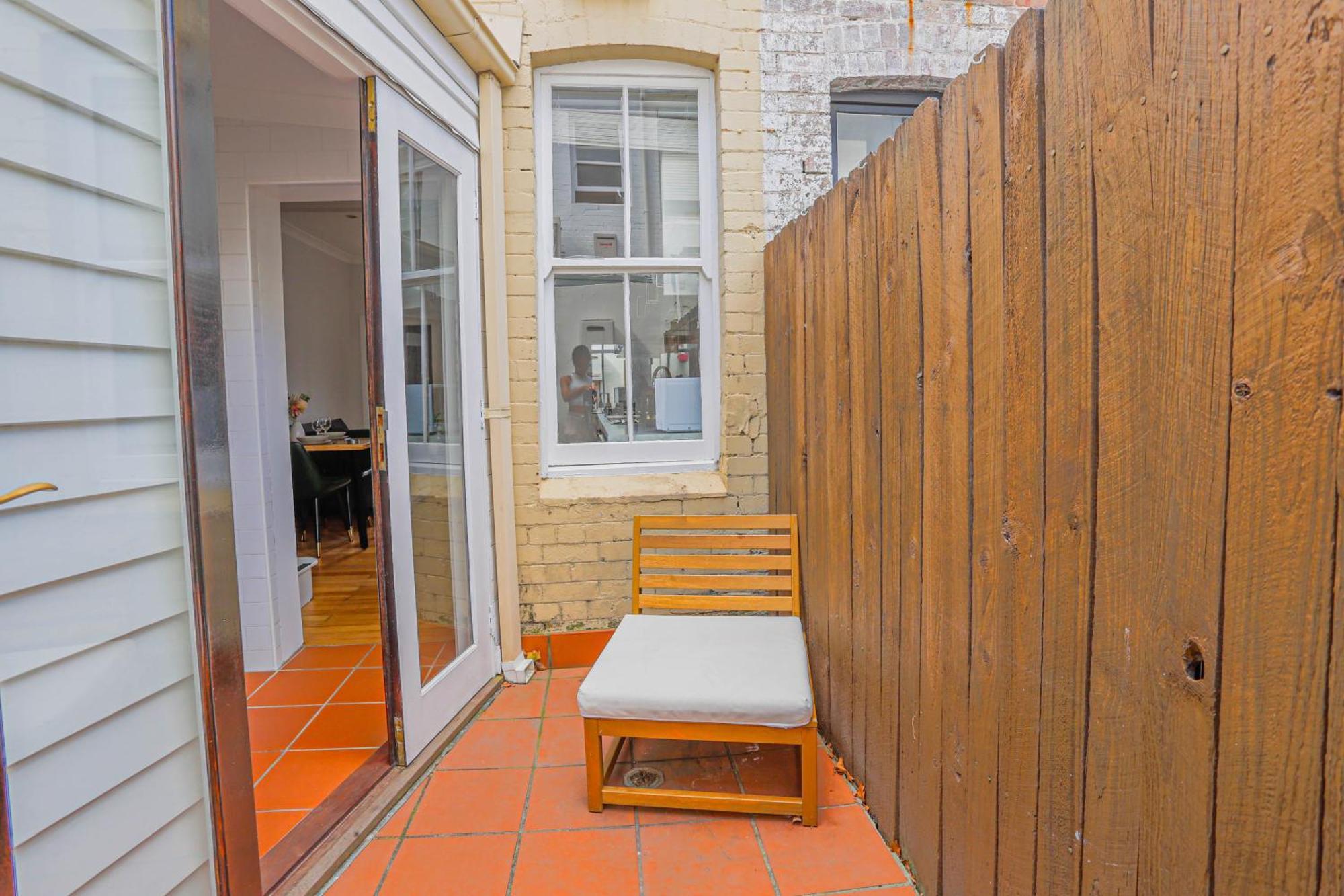 Superb 2 Bedroom House Woolloomooloo Nsw