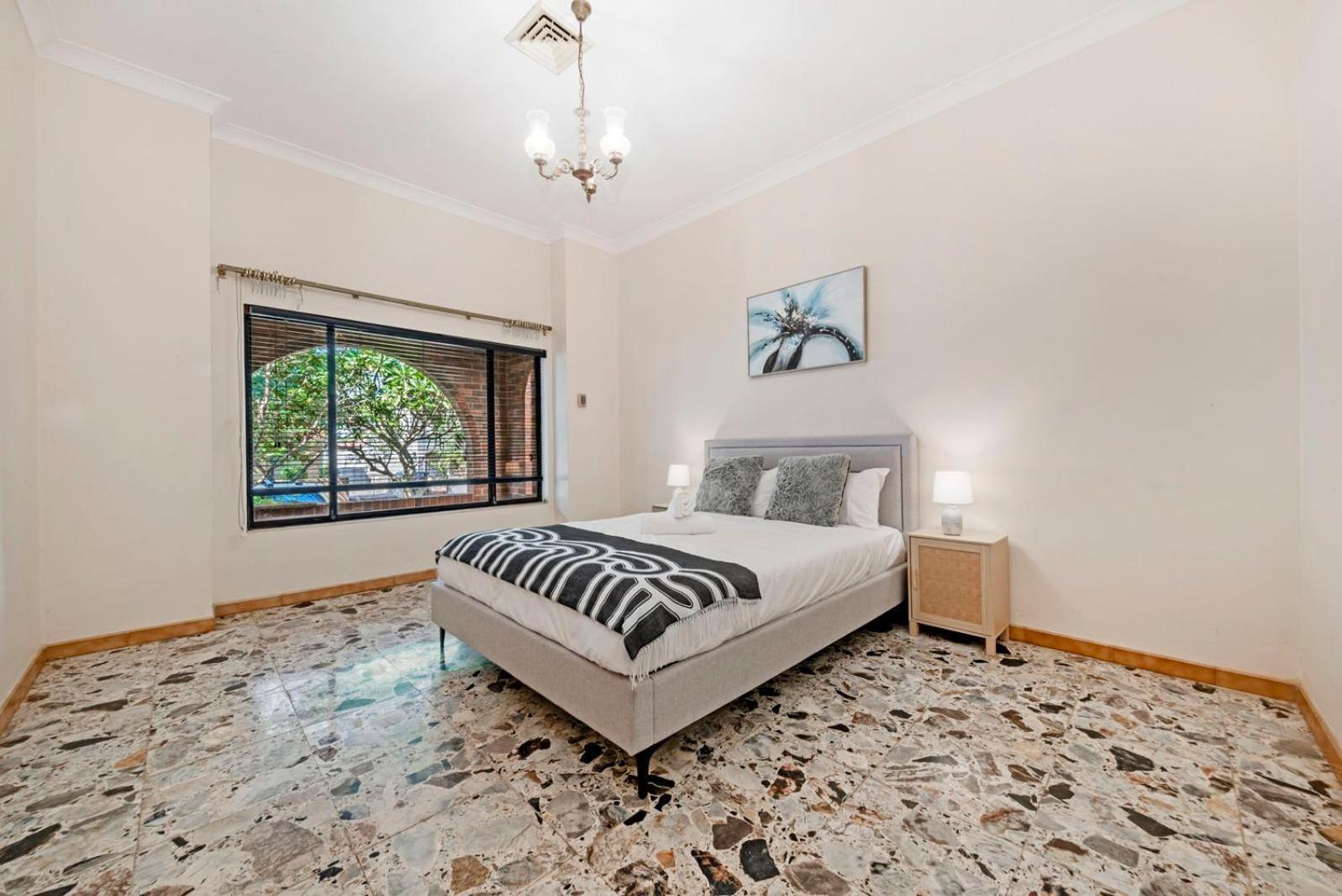 Spacious 4br Retreat In Bondi Holiday home *