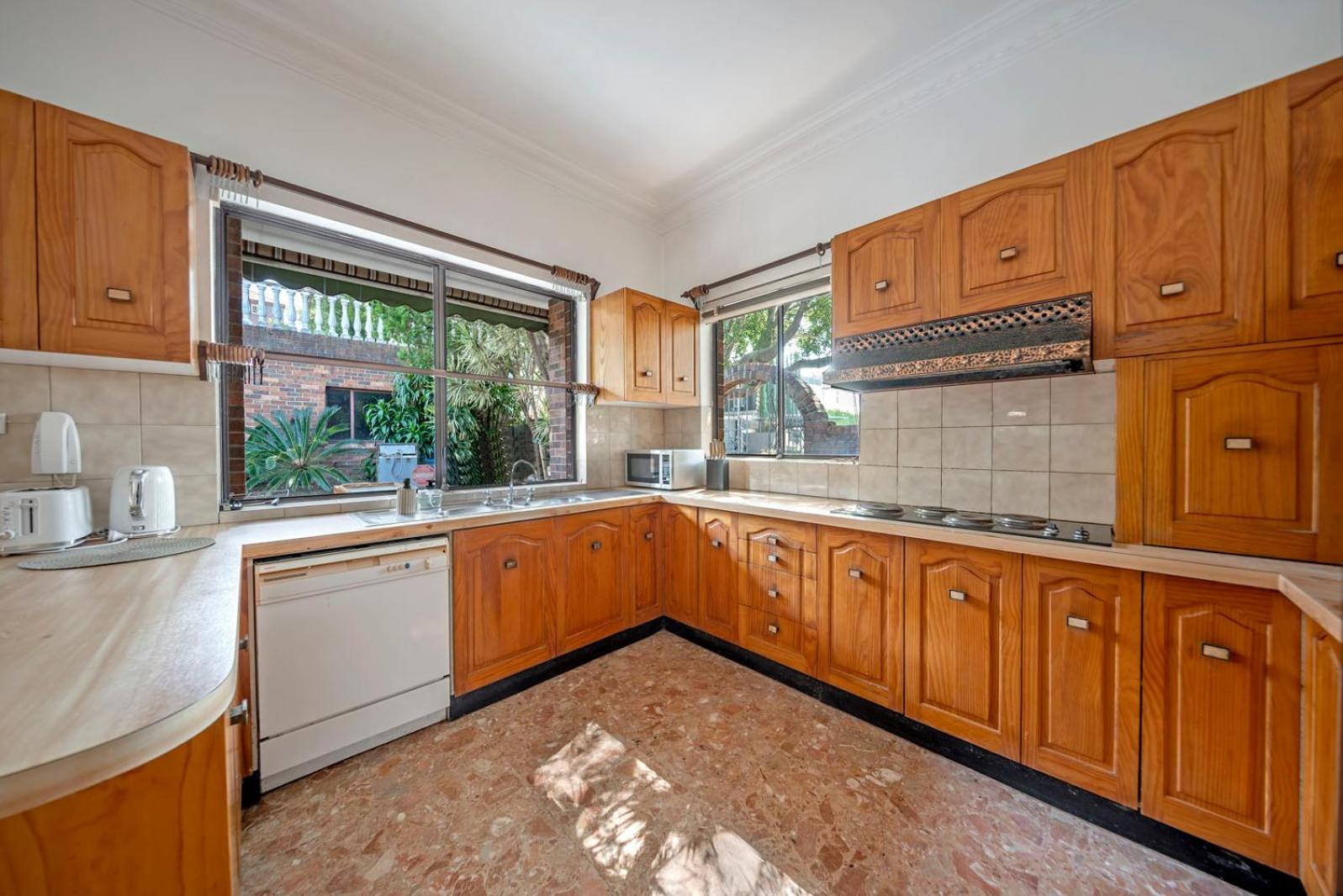 Spacious 4br Retreat In Bondi
