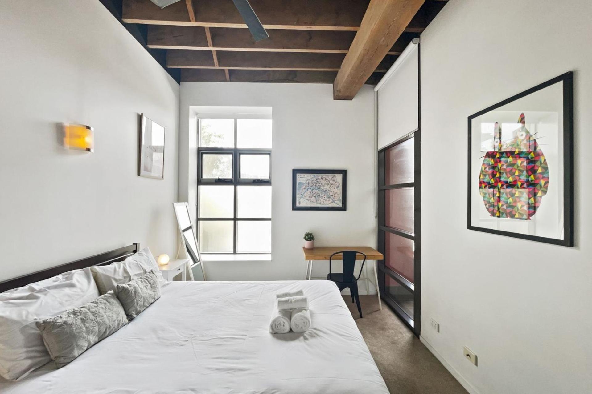 Apartment Industrial Style With Private Parking *