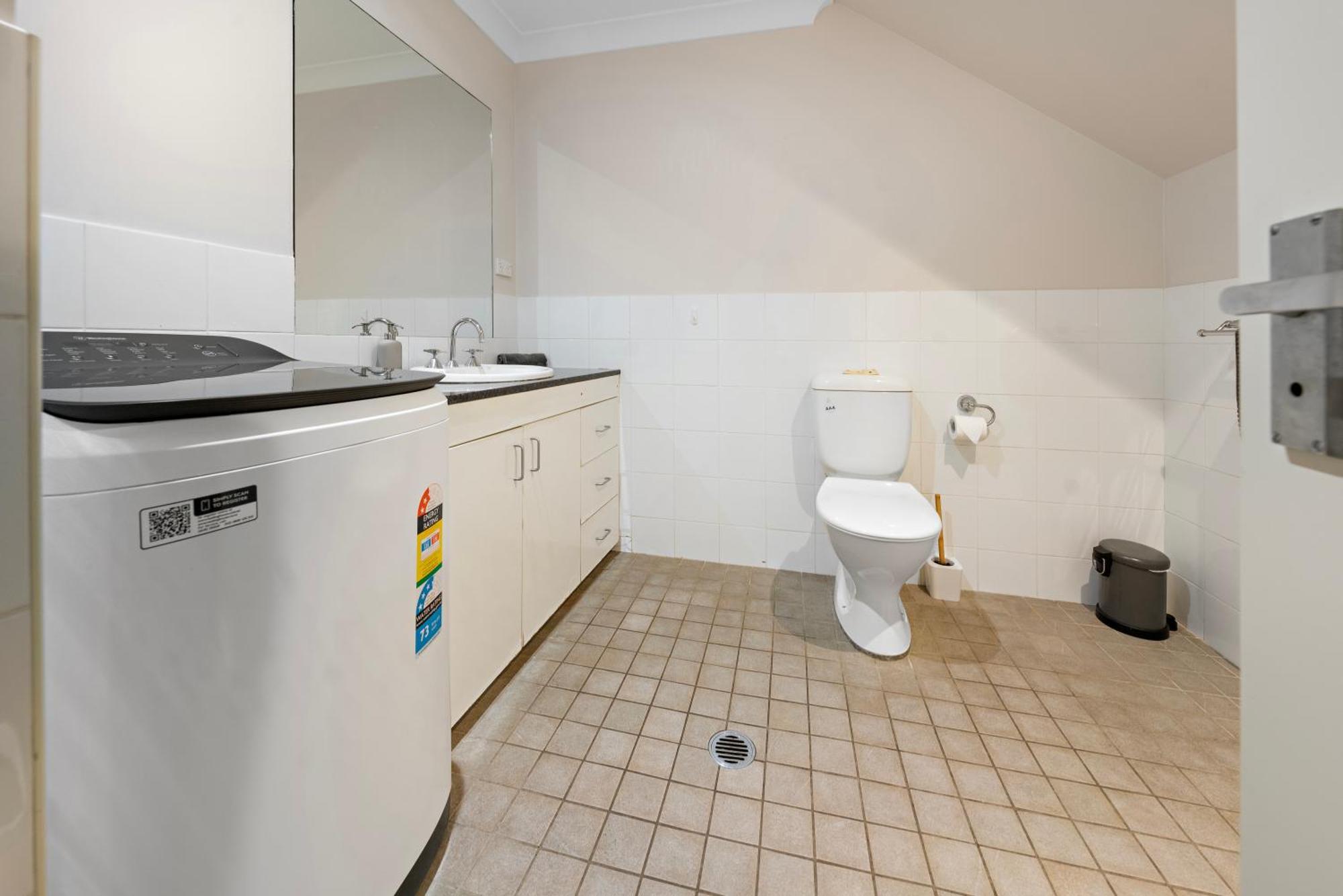 Elegant 2 Bedroom Close To Buz Bridge Rd 2 E-bikes Included * Sydney