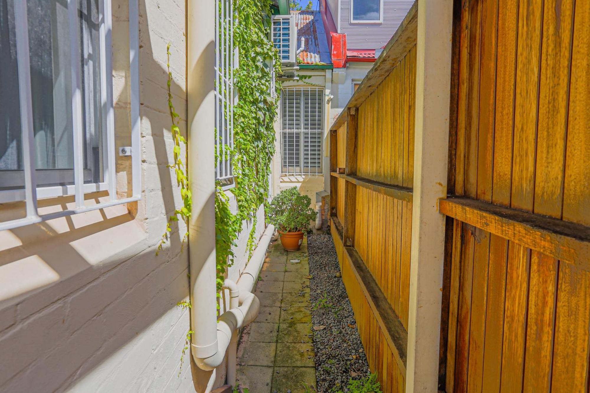 2 Bedroom House Situated At The Centre Of Surry Hills 2 E-bikes Included * Sydney