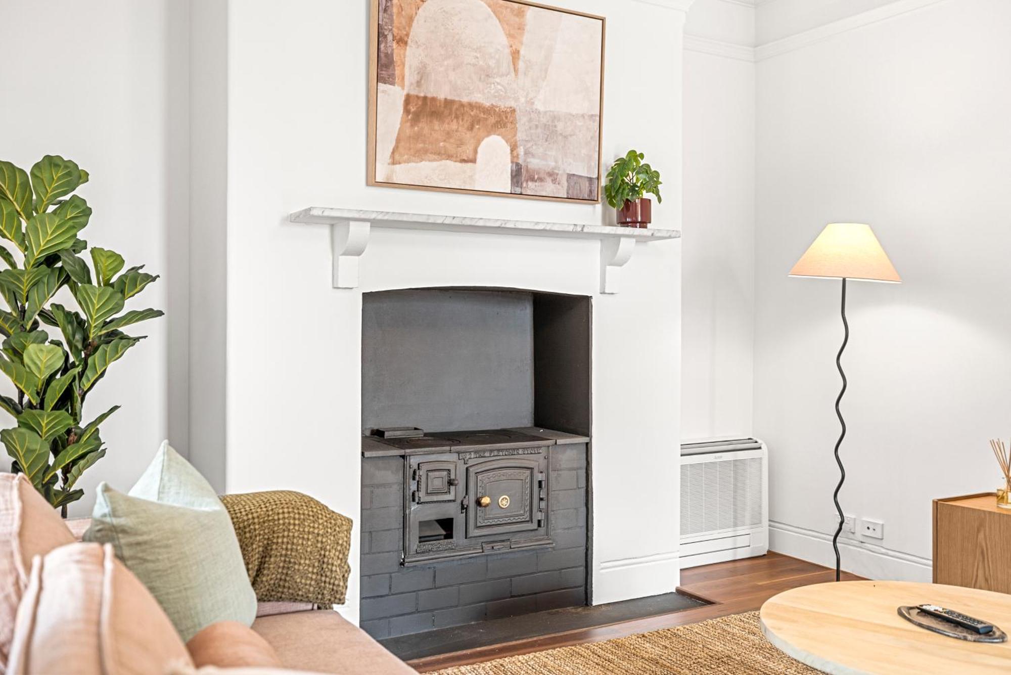 Apartment 2-4 Trinity Avenue *
