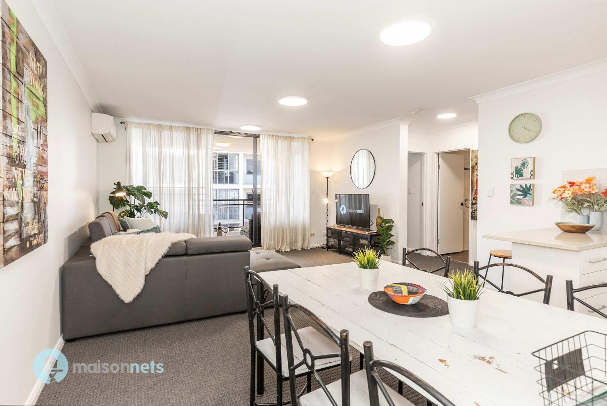 Apartment 2 Bedroom 2 Bathroom Apt With Balcony And Parking Sydney