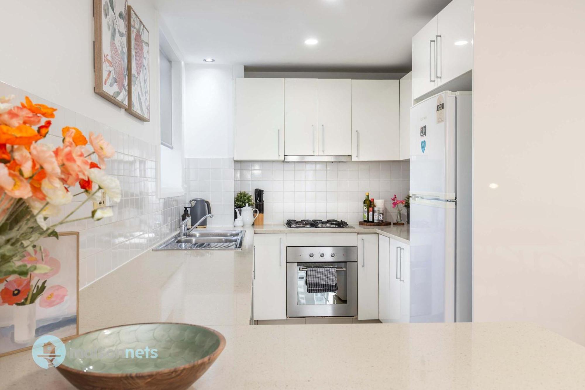 Apartment 2 Bedroom 2 Bathroom Apt With Balcony And Parking *