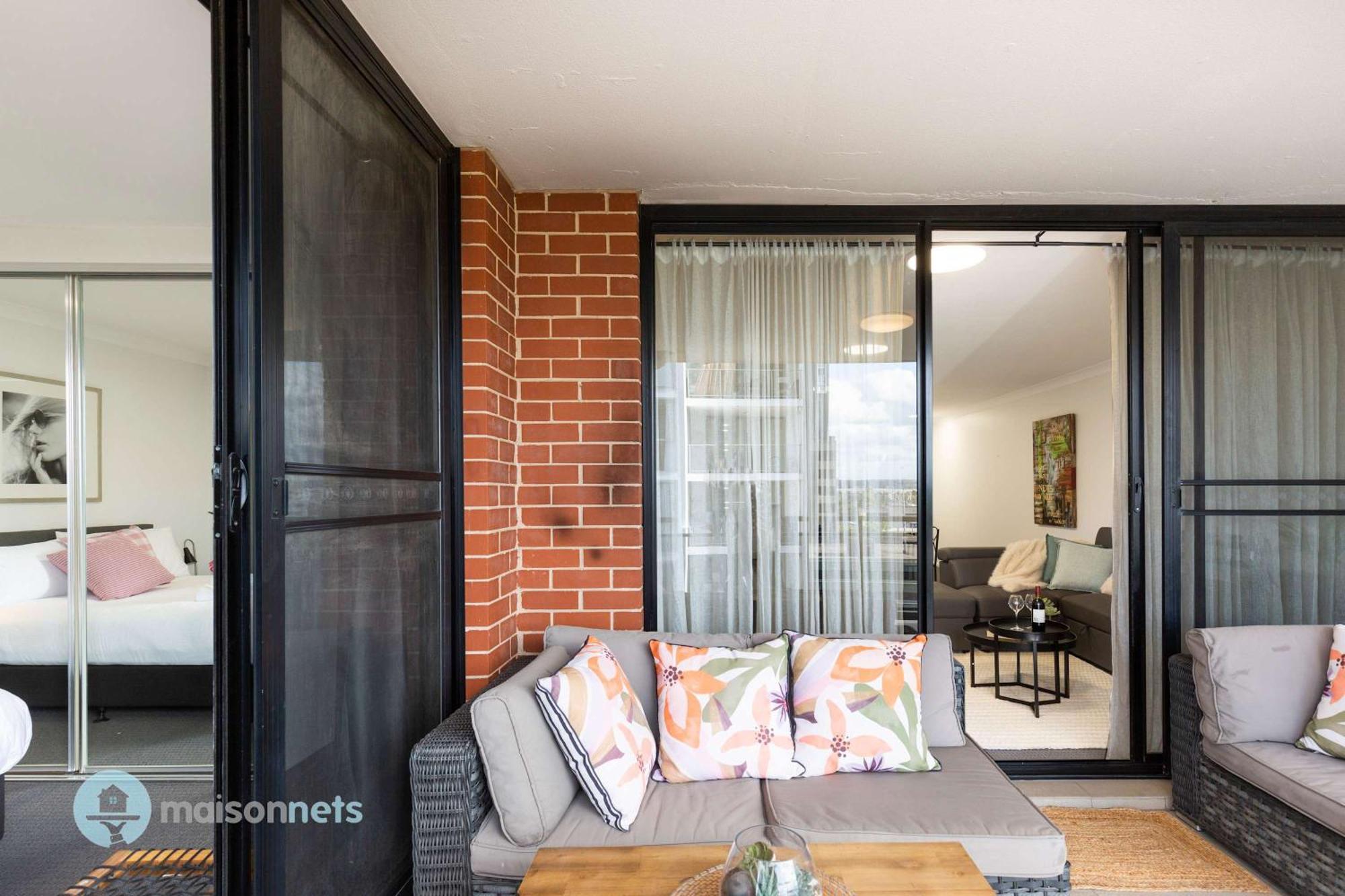 Apartment 2 Bedroom 2 Bathroom Apt With Balcony And Parking