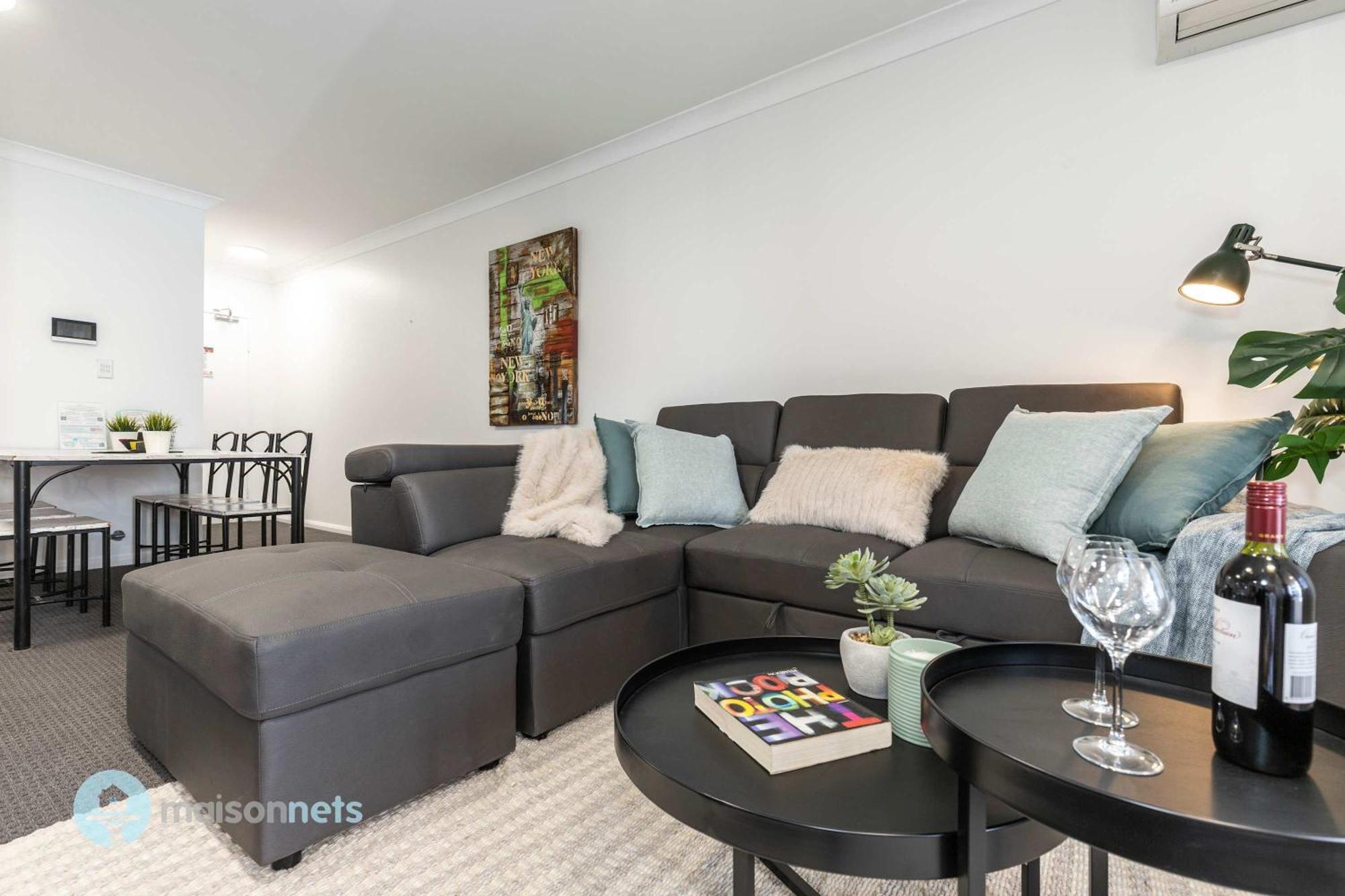 Apartment 2 Bedroom 2 Bathroom Apt With Balcony And Parking Sydney