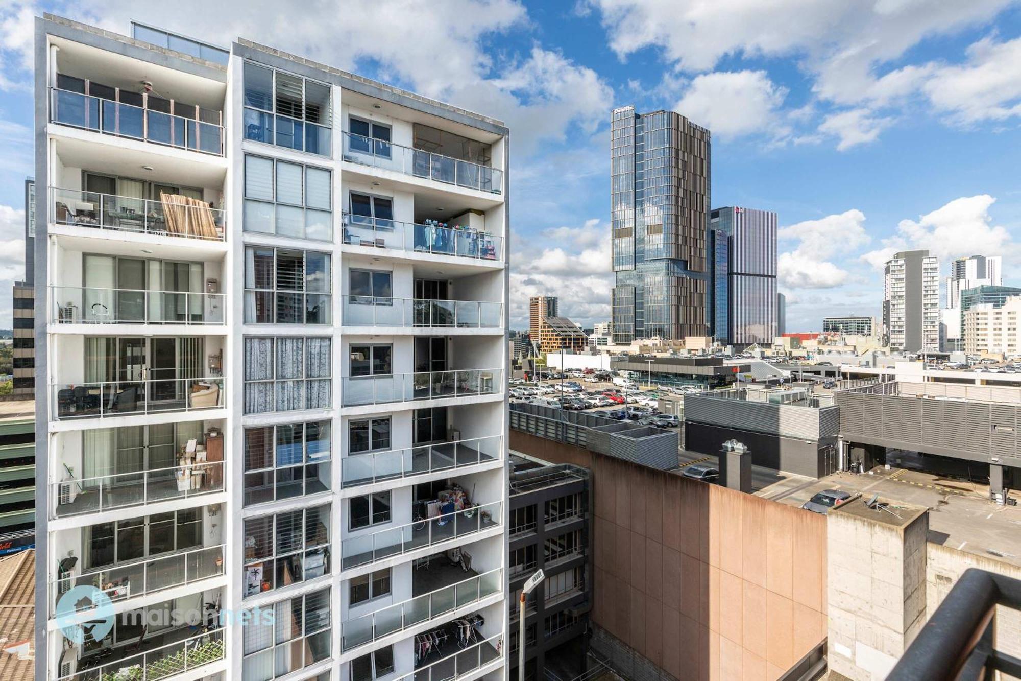 2 Bedroom 2 Bathroom Apt With Balcony And Parking Sydney