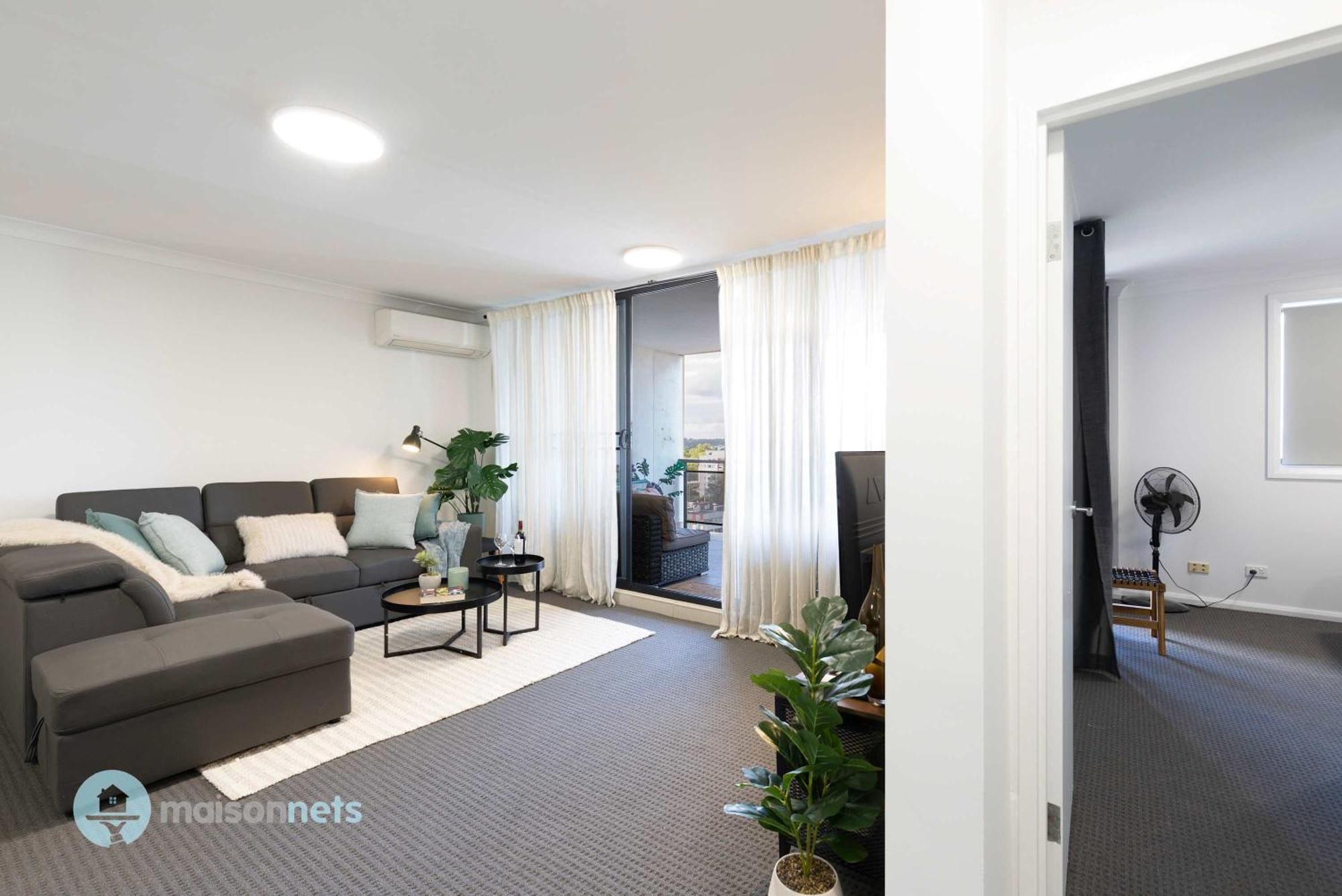 2 Bedroom 2 Bathroom Apt With Balcony And Parking *