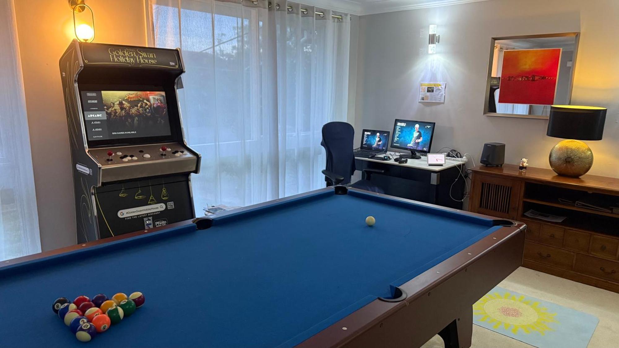 Bahay bakasyunan 5 Bedroom 3 Bathroom House With Pool, Spa, Voice-control Smart And Game Sydney