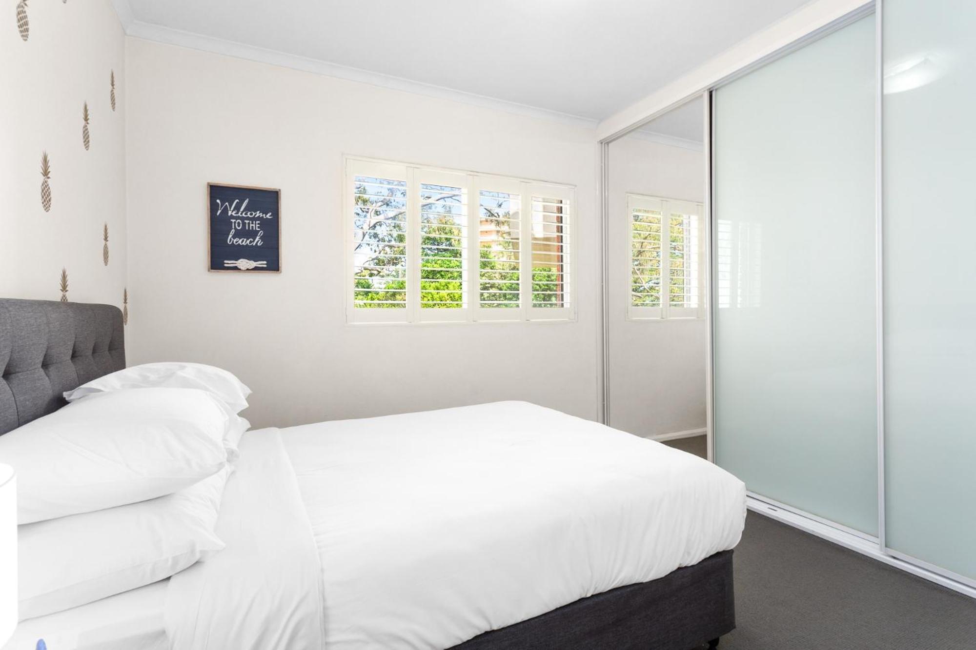 Bright 2-bed Unit With Parking By The Apartment Sydney