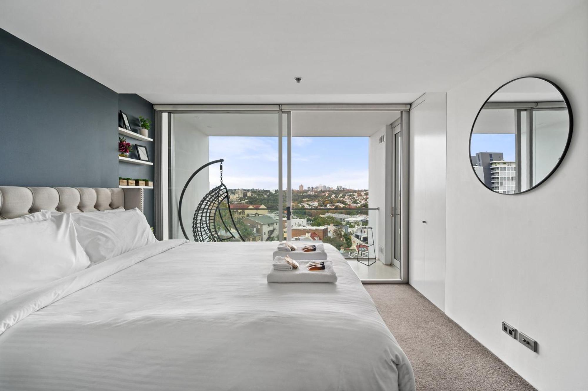 Bright 2br Pad With Scenic City-view, Gym & Pool Sydney