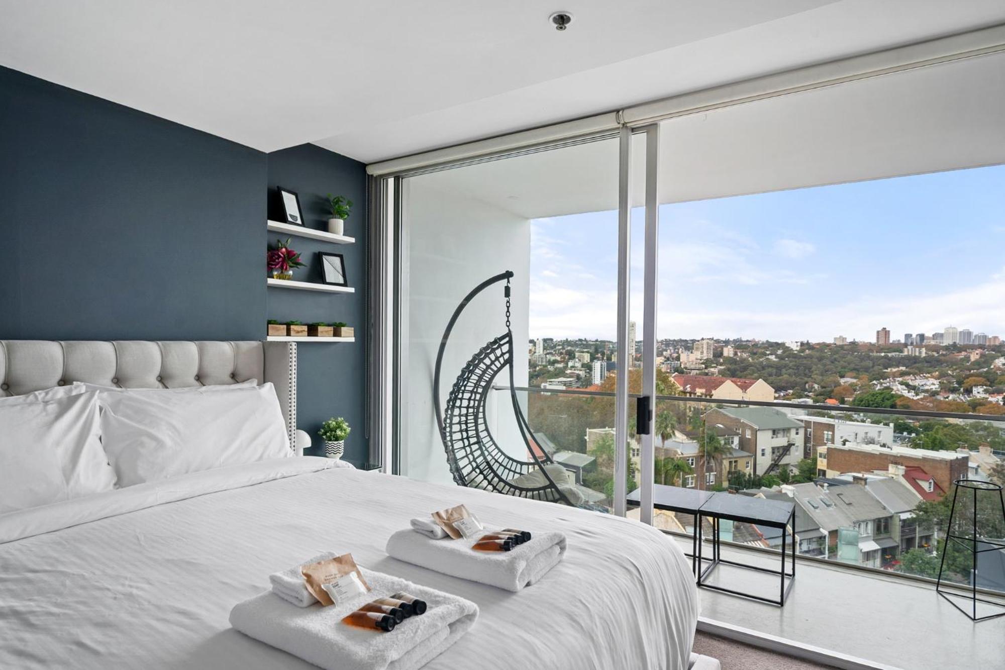 Bright 2br Pad With Scenic City-view, Gym & Pool Apartment *