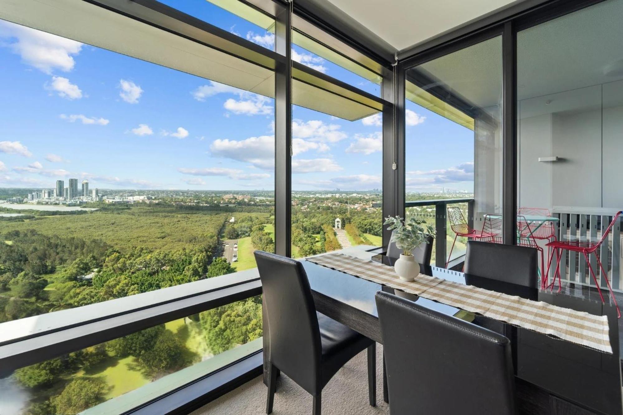 Apartment Luxury Retreat 2br With Stunning Harbour Bridge & Views *