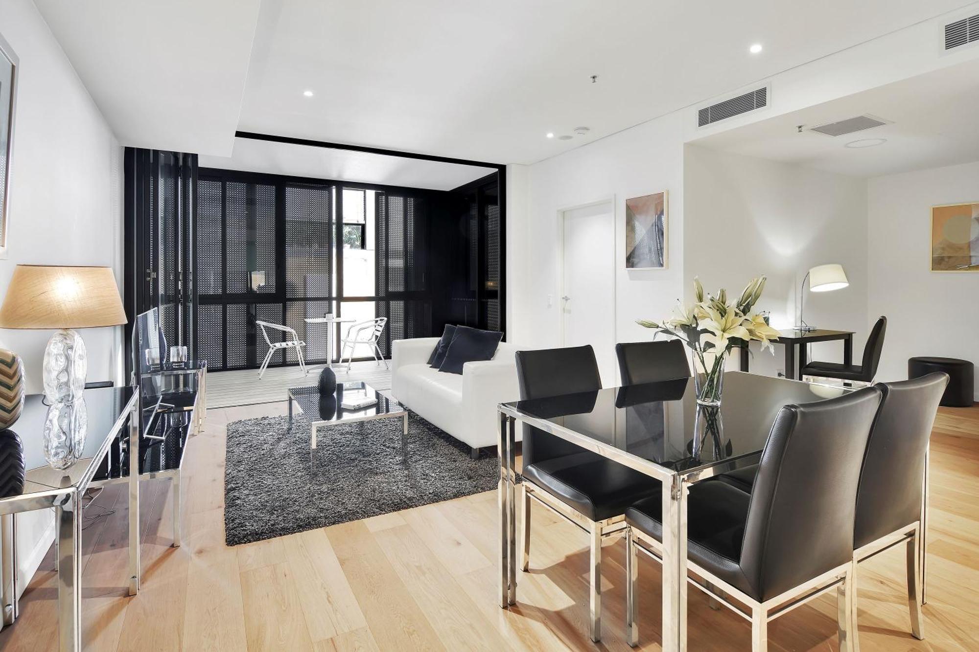 Apartment Large One Bedroom With Study-alb09203 *