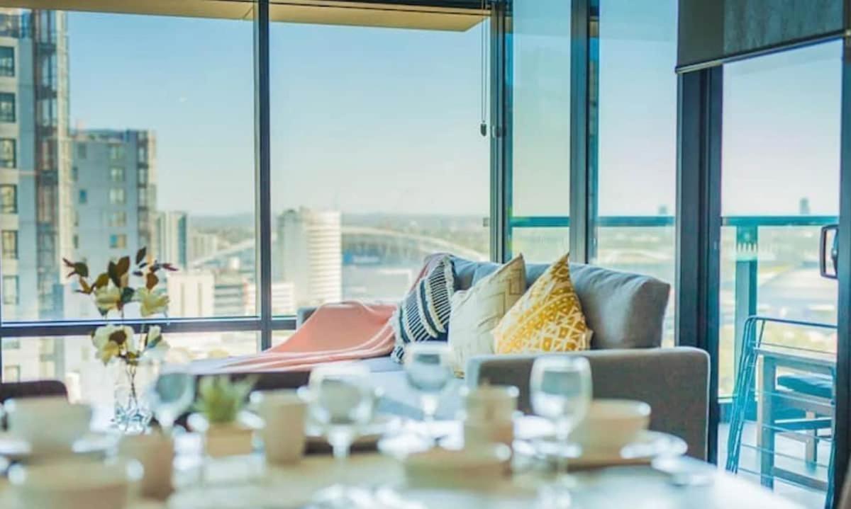 Sky-high Luxury Retreat With Breathtaking View Sydney