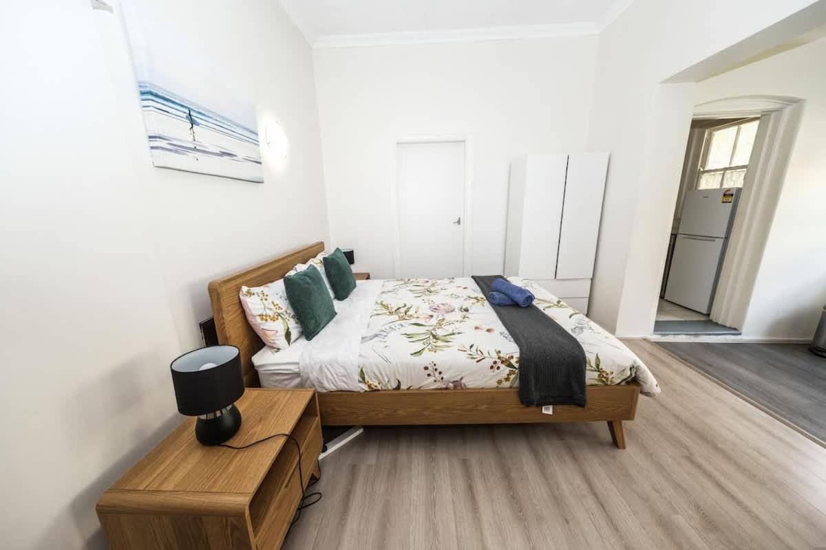 Burwood 5bed House 3 Mins Burwood Westfield * Sydney