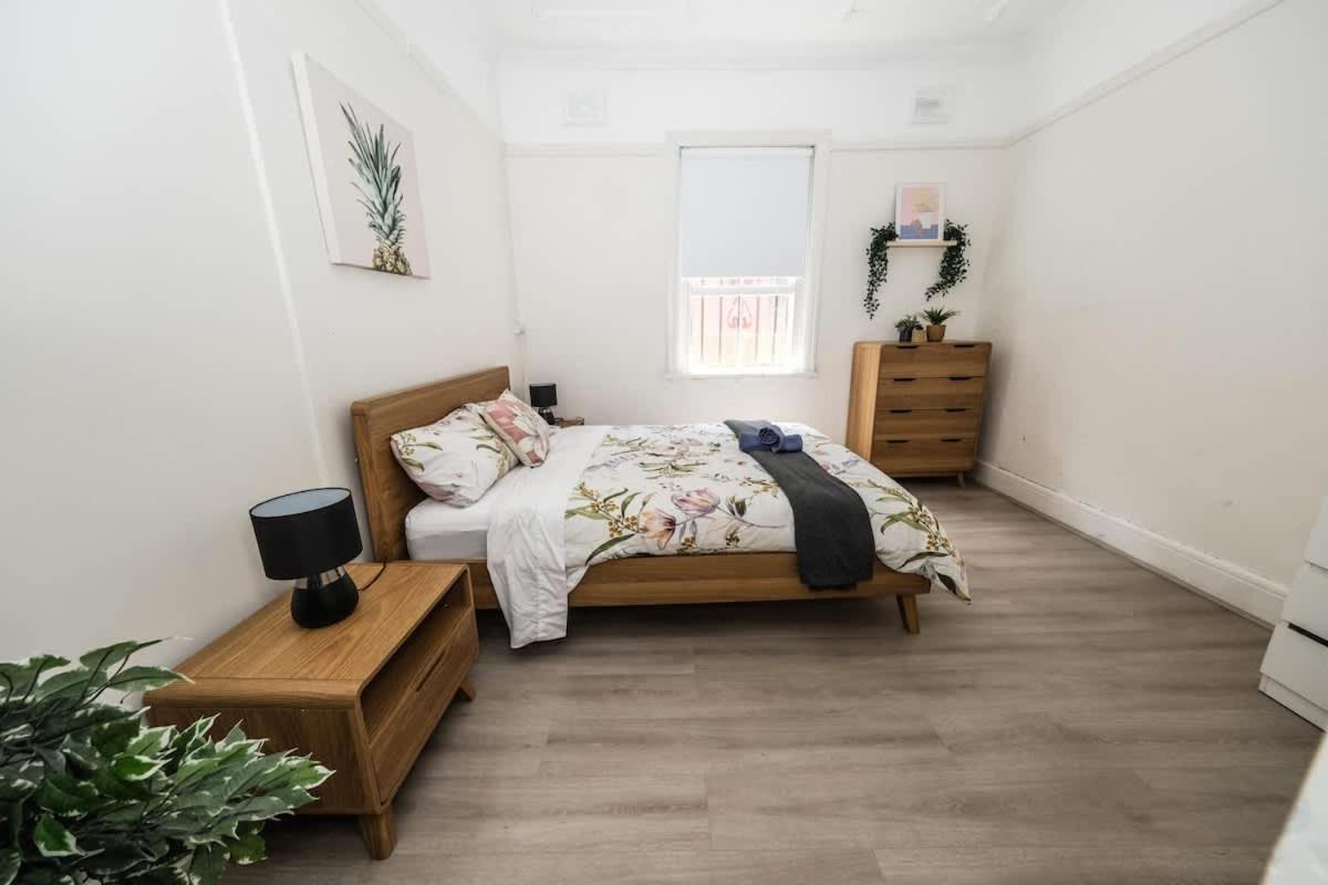 Burwood 5bed House 3 Mins Burwood Westfield Holiday home *