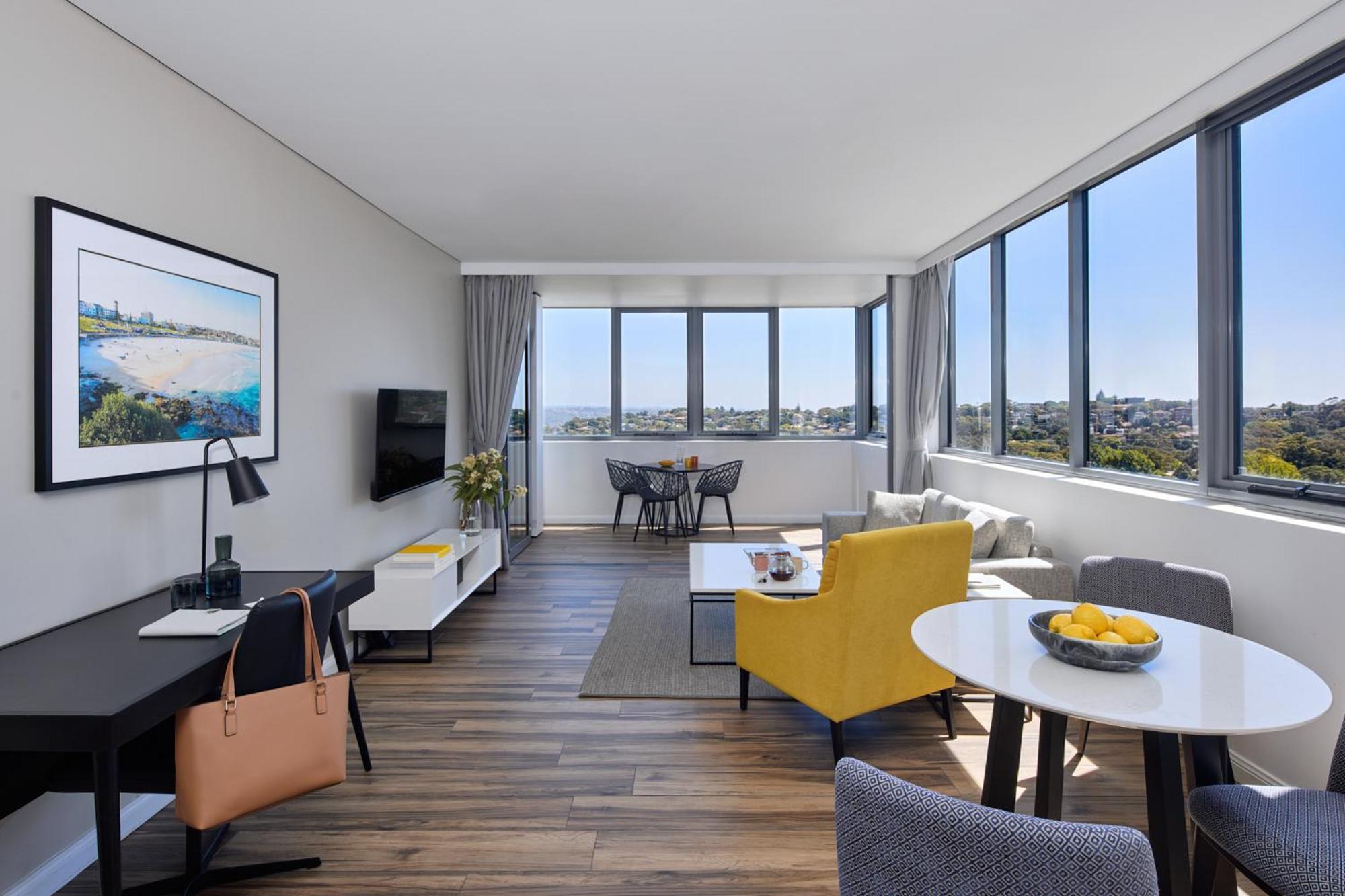 Hotel Meriton Bondi Junction 5*