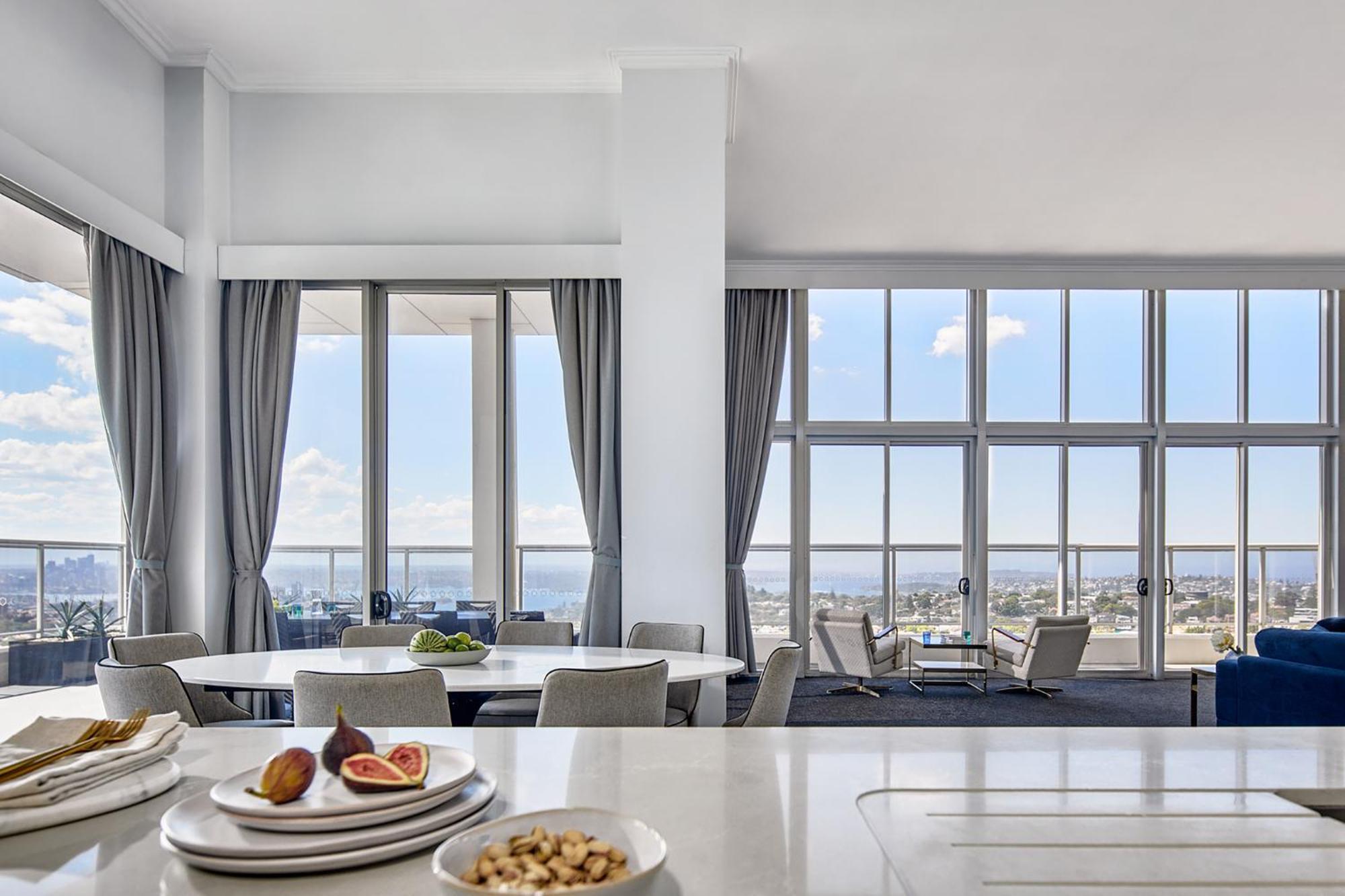 Meriton Bondi Junction Hotel