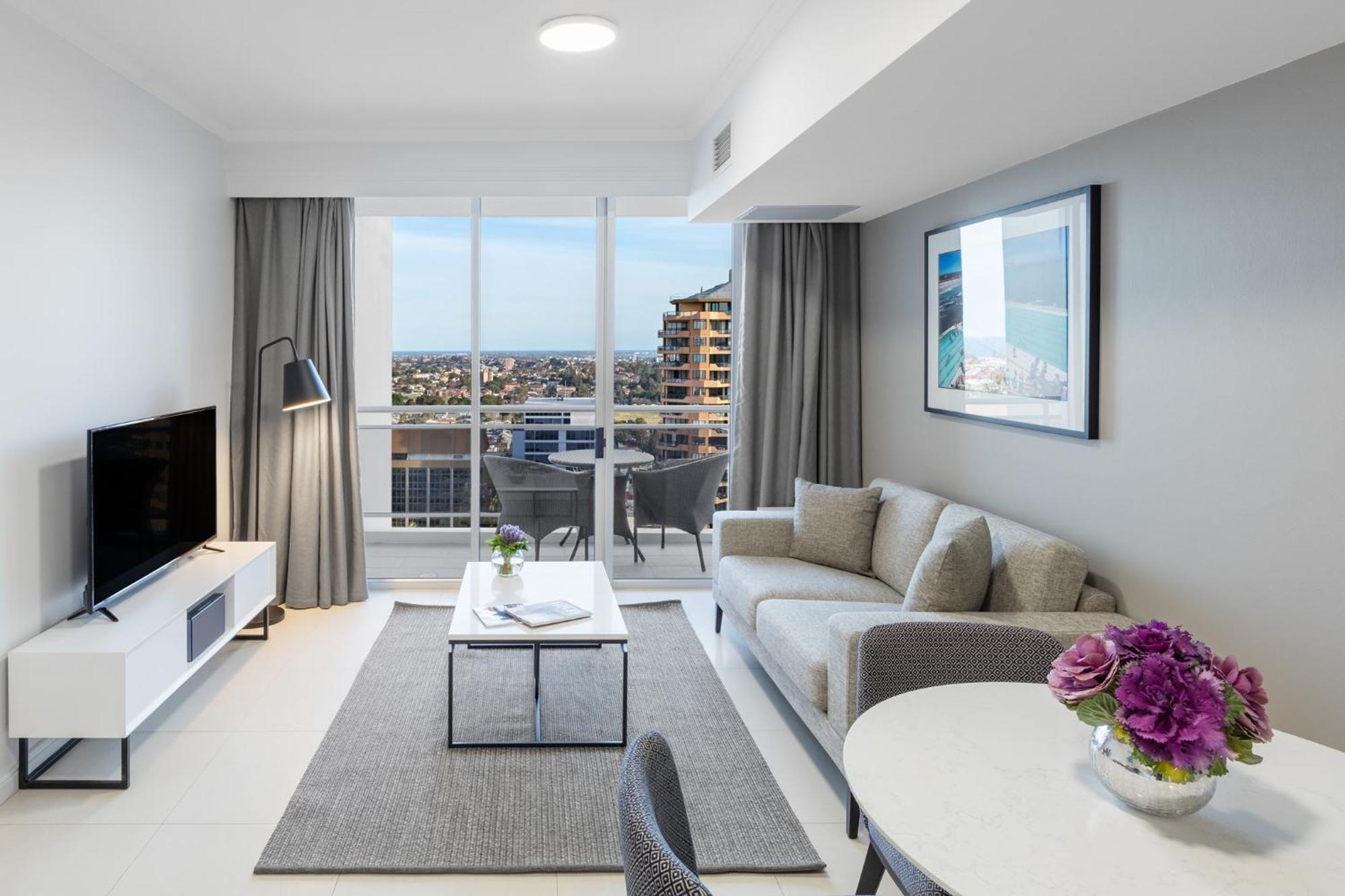 Hotel Meriton Bondi Junction 5*