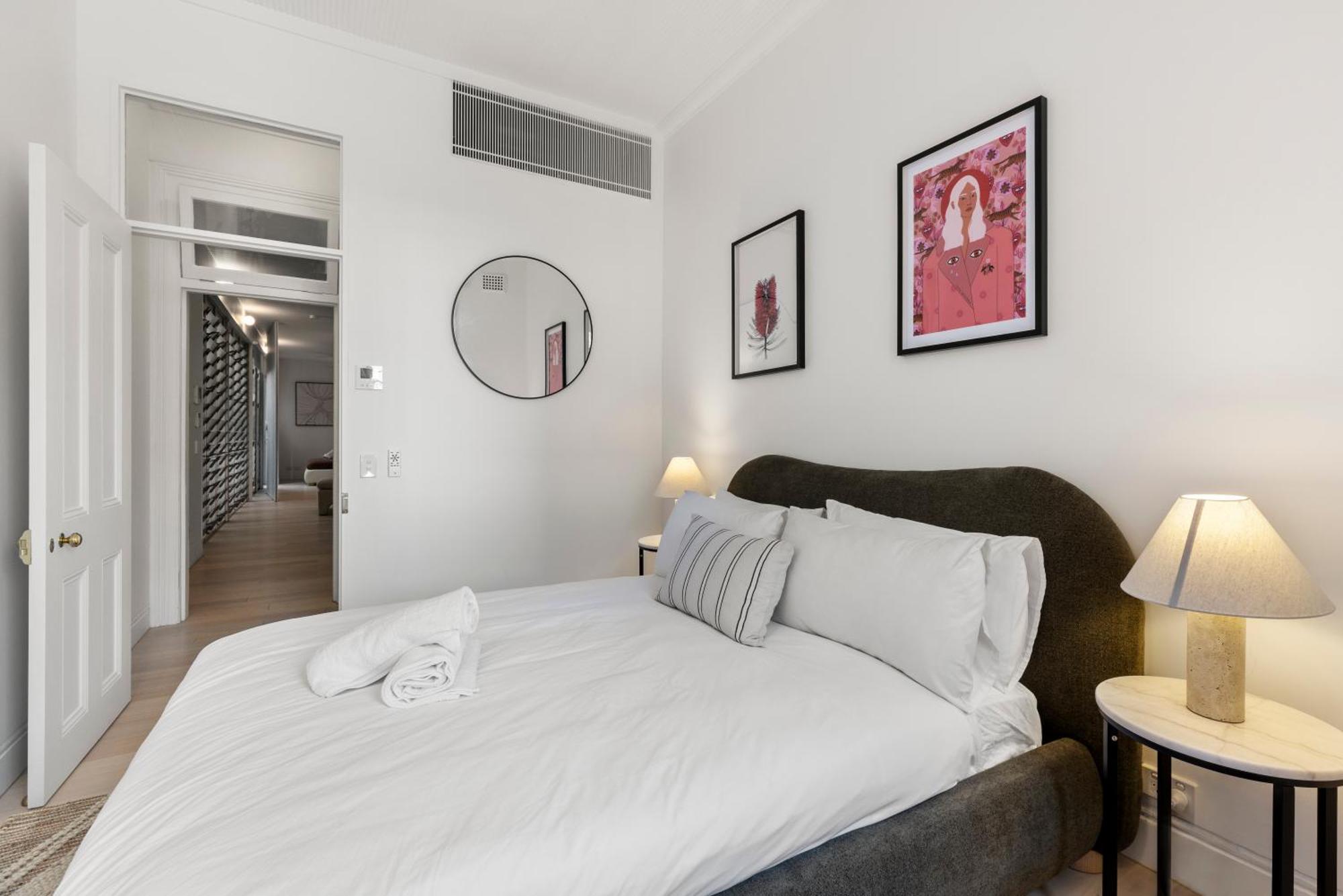 2-4 Trinity Avenue Apartment *