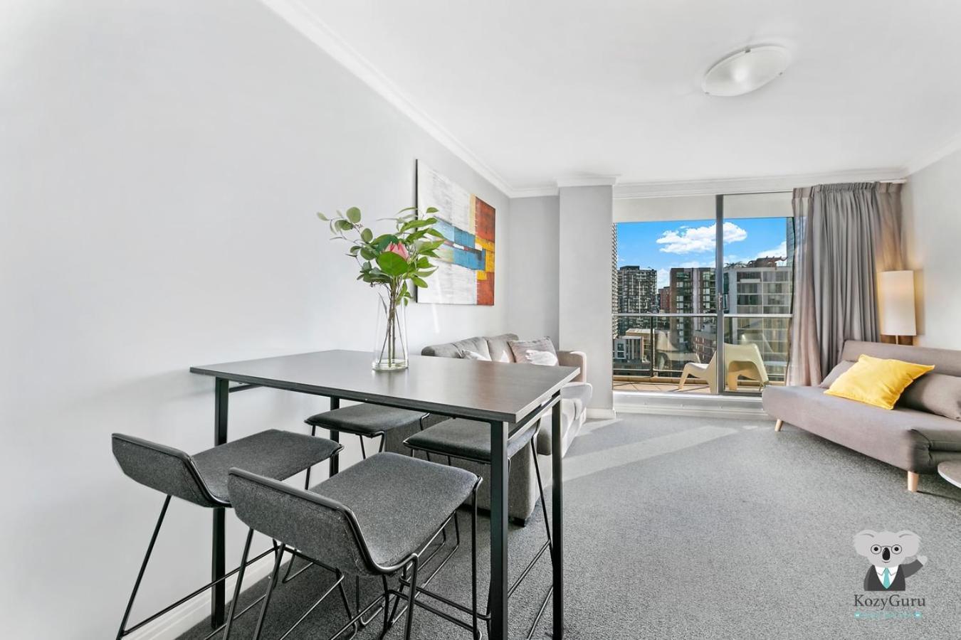 Bright 2-bedroom With Views Apartment Sydney