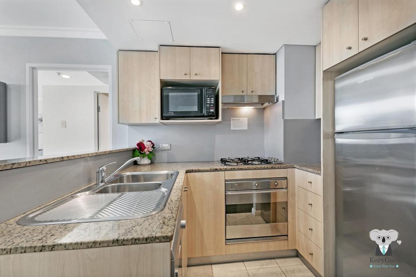 Bright 2-bedroom With Views *