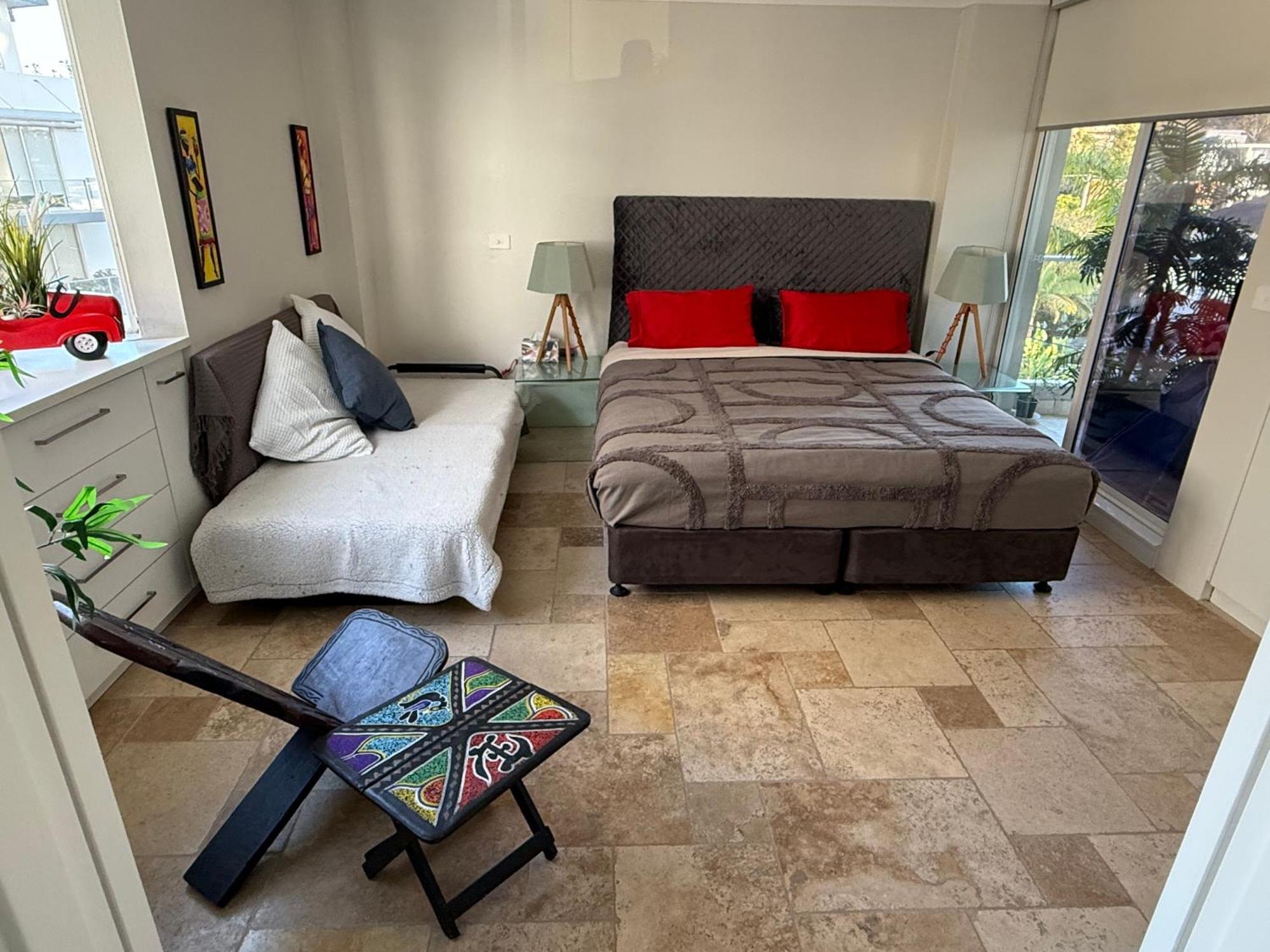 Manly Beachfront Deluxe En-suite Sydney