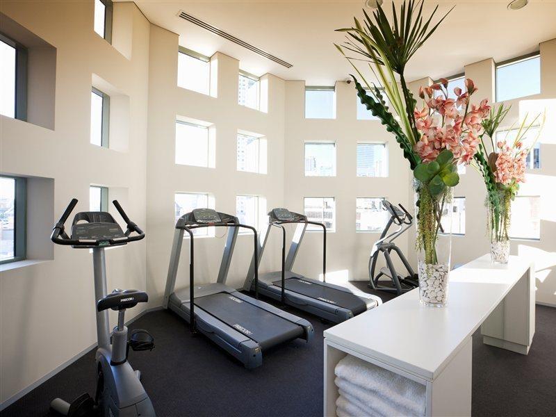 Carlton Crest Hotel 4*