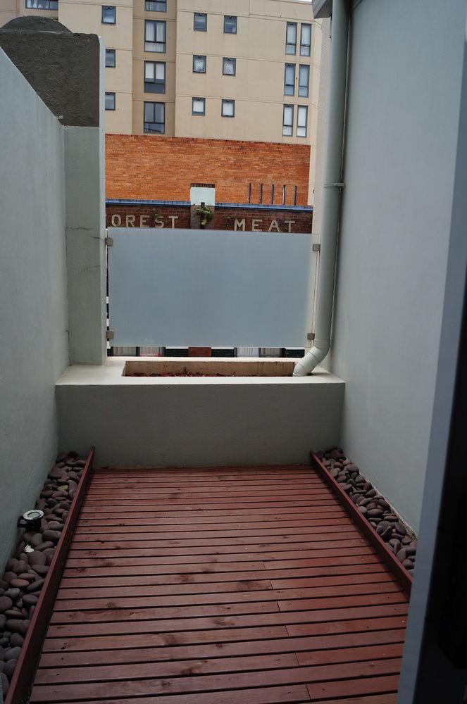 Valentine On George Hotel