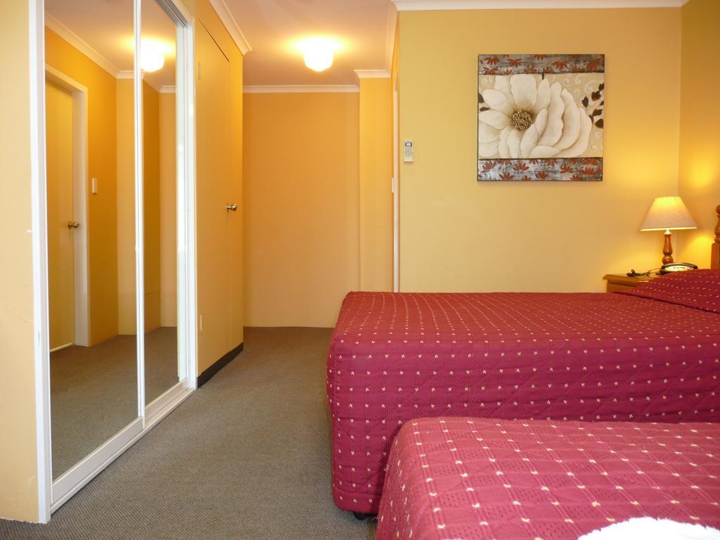 Parramatta 3*
