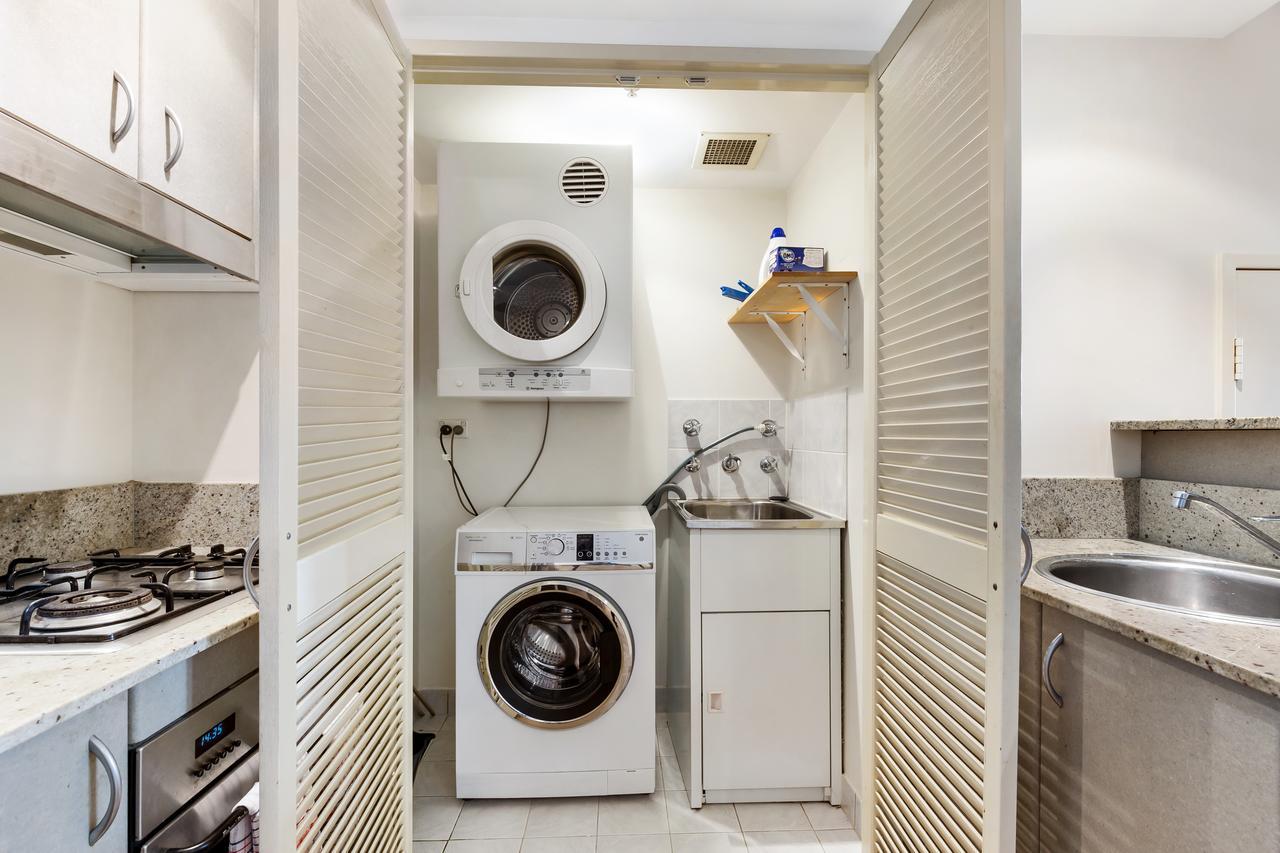 Surry Hills Modern One Bedroom -goul Sydney