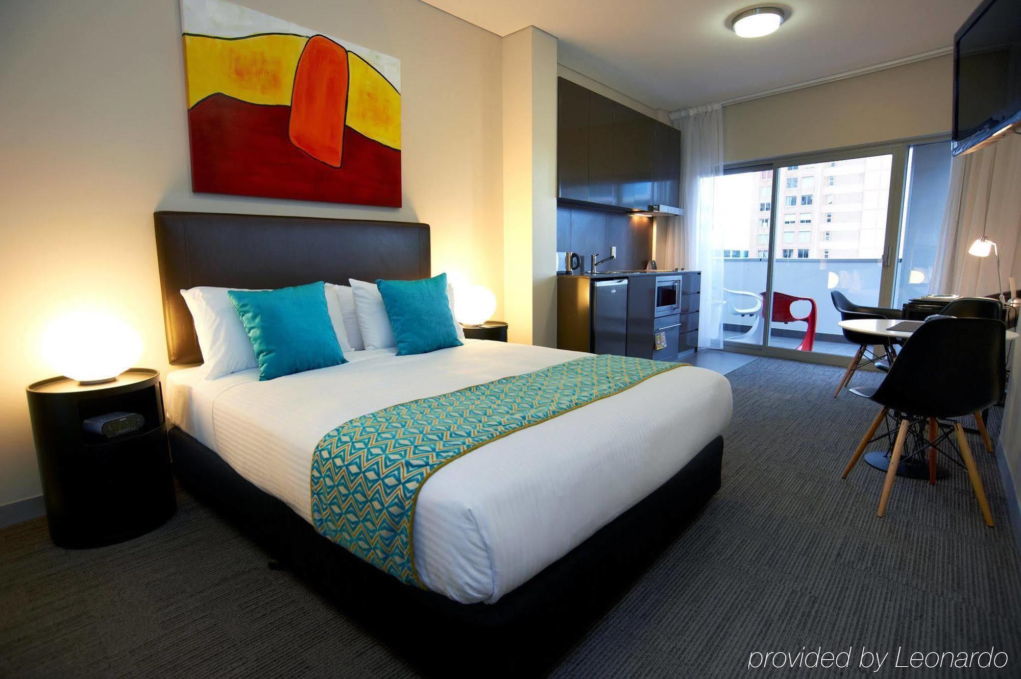 Holiday & Bondi Junction Aparthotel 4*