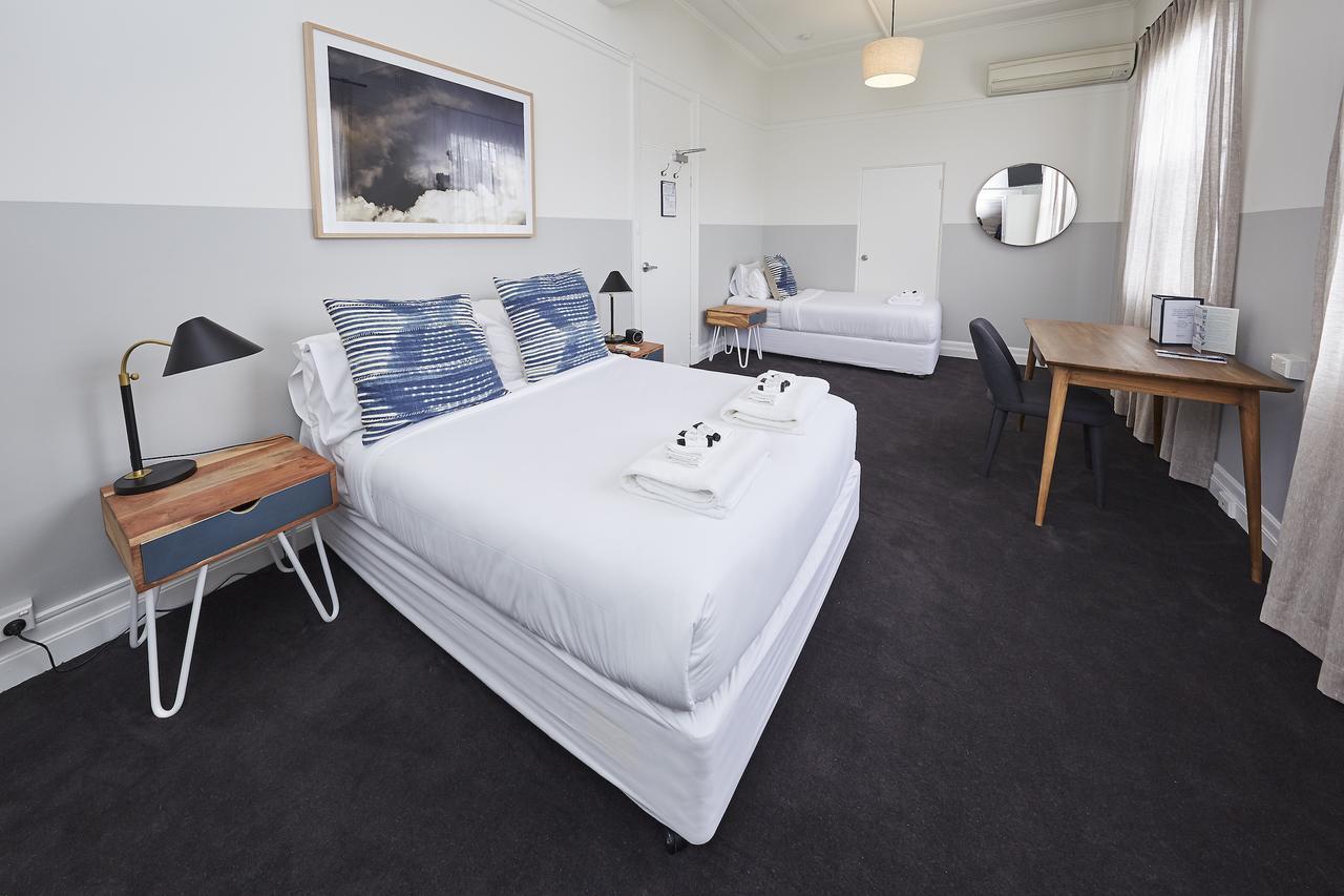 Bridgeview Willoughby Hotel 3*