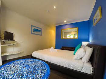 Motel Manly Waves 2*