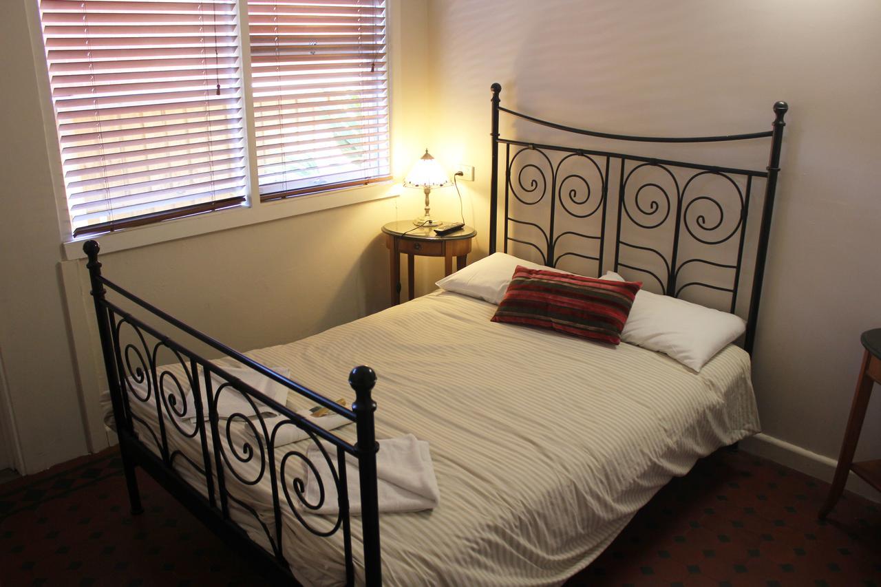 Burwood Bed & Breakfast 3*