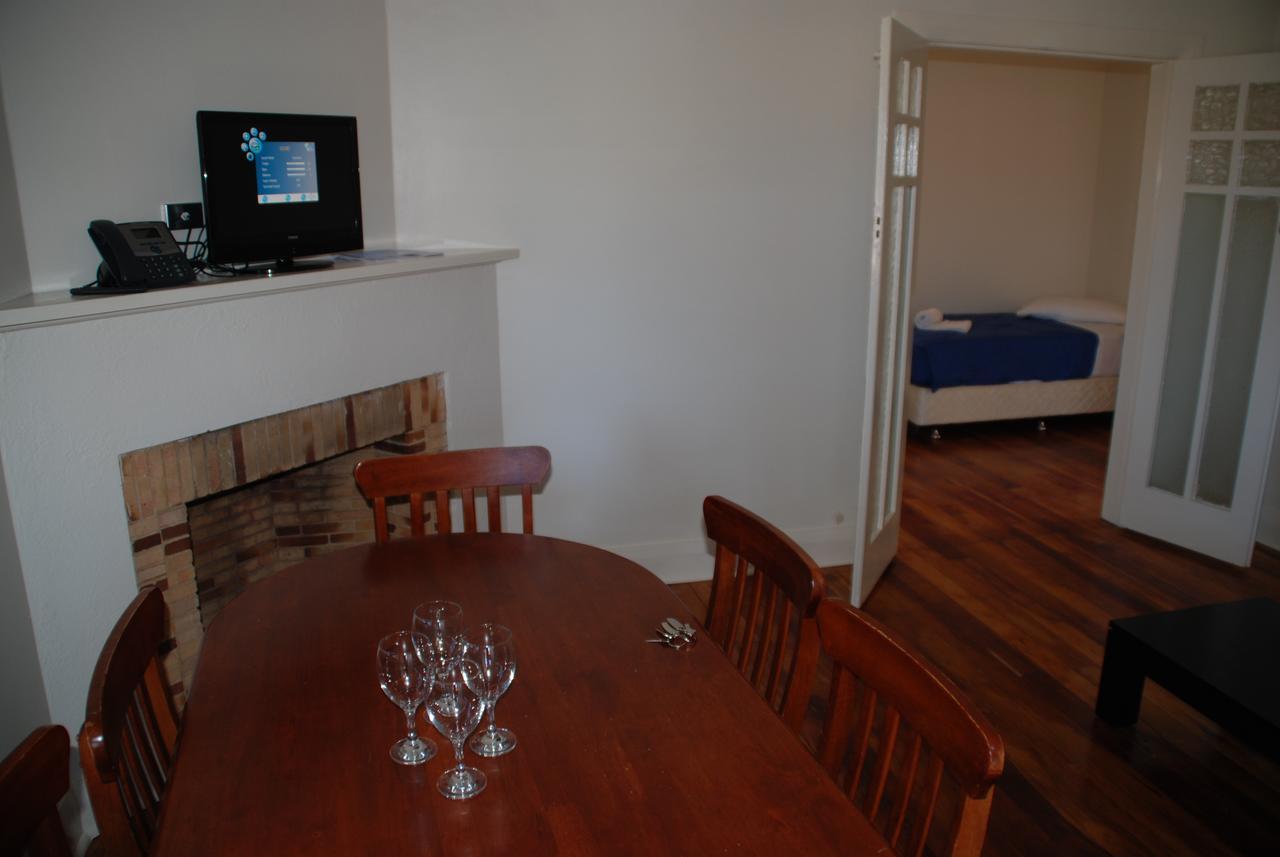 Rockdale - 2 Bedroom Pet Friendly Budget Near Rockdale Station And Brighton Le Sands Apartment Sydney
