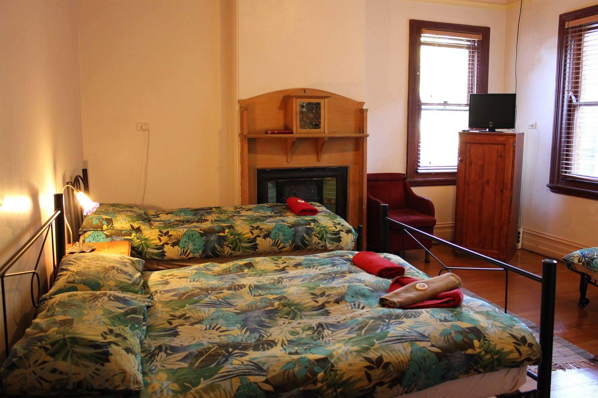 Burwood Bed & Breakfast 3*