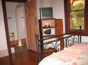 Burwood Bed & Breakfast 3*