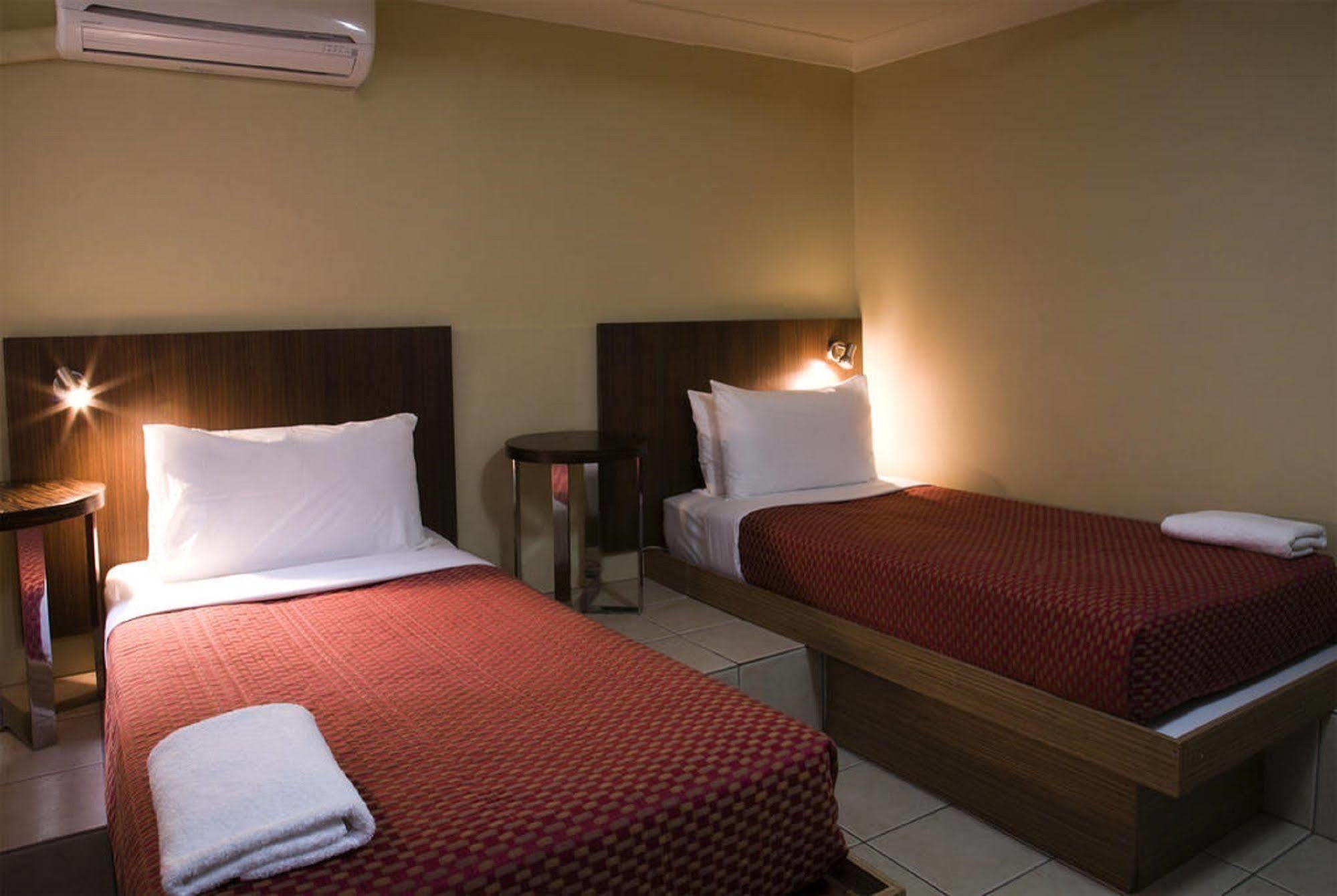 No 9 Springfield Hotel 3*