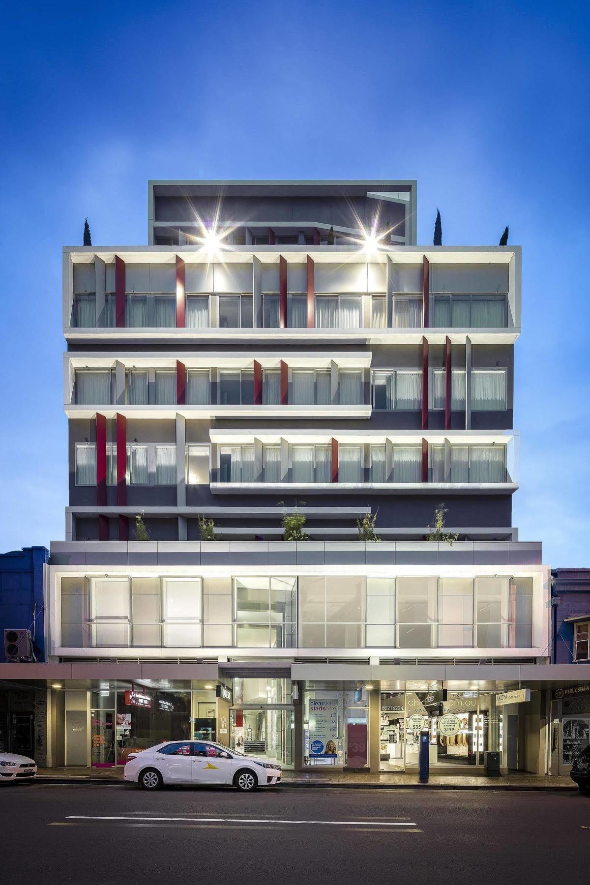 Holiday & Bondi Junction