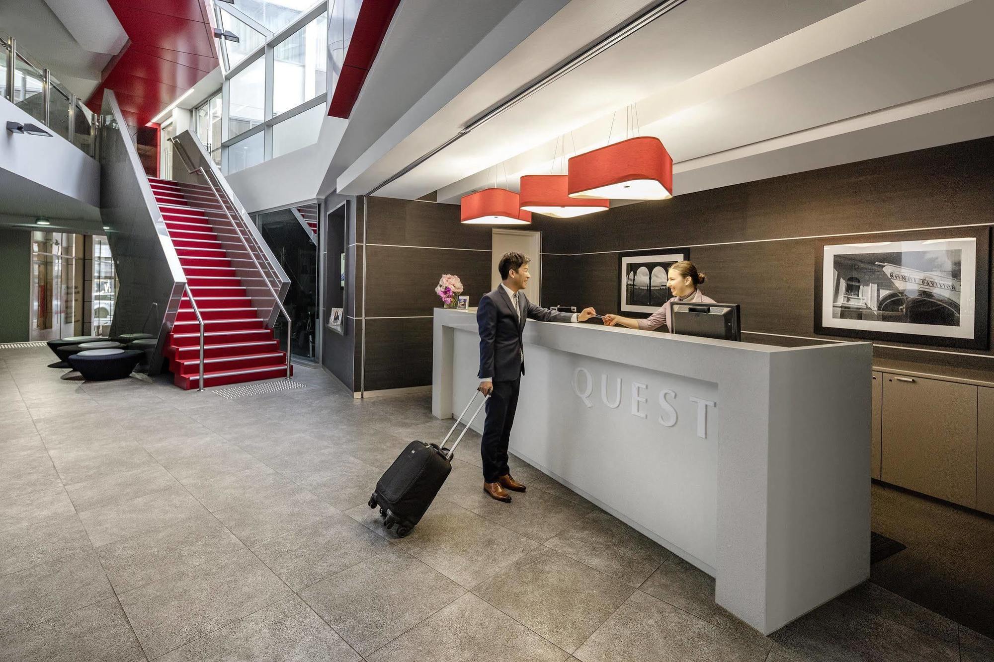 Holiday & Bondi Junction Aparthotel 4*