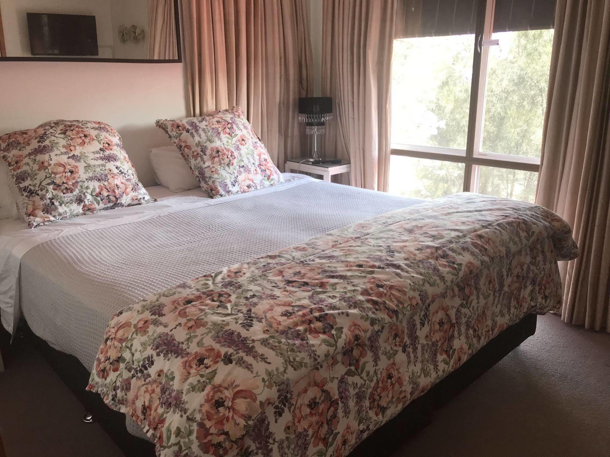 Linley House Acomodação com café da manhã  3*
